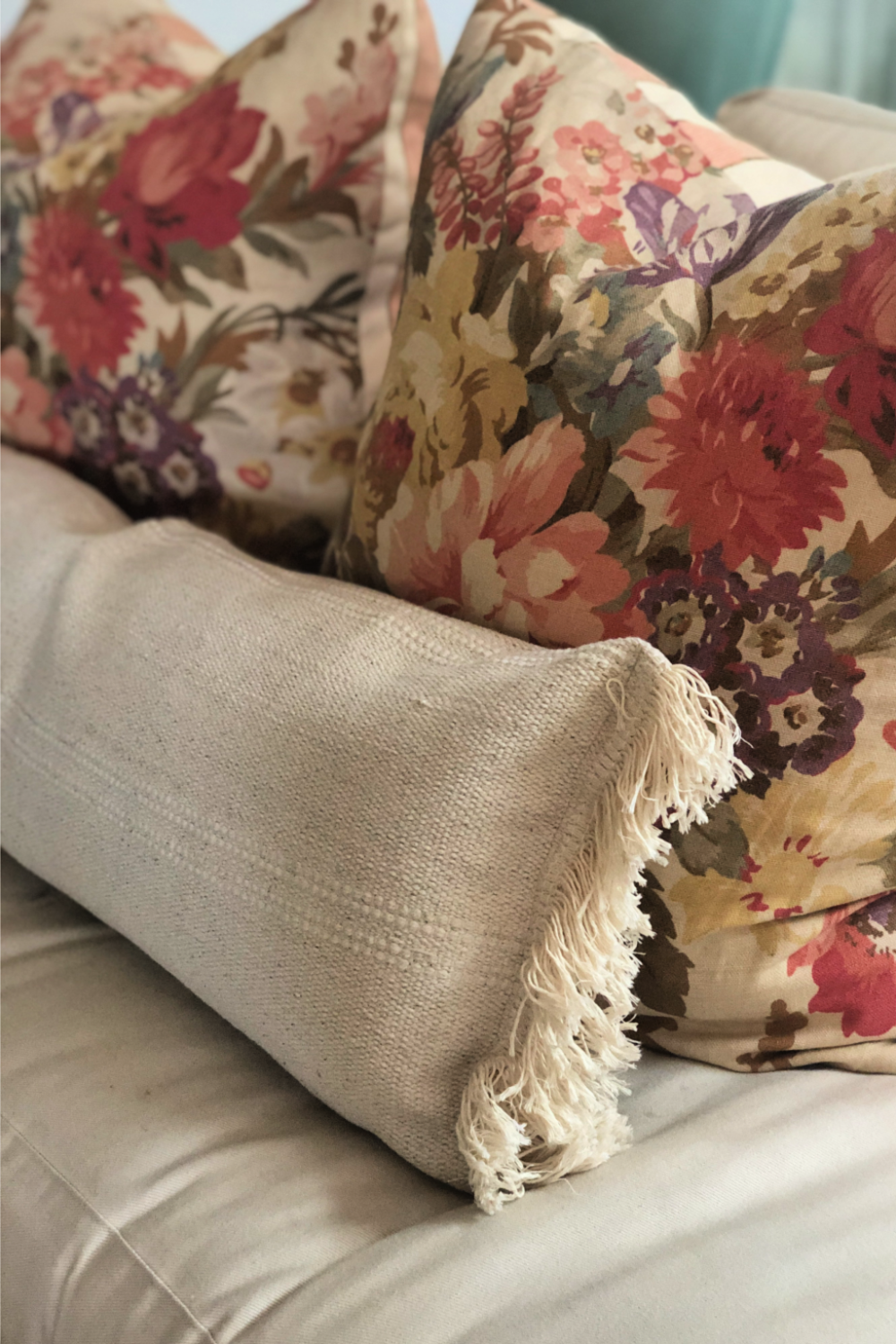 The EASIEST throw pillow to makelumbar pillow made from an Ikea area rug.  • mimzy & company