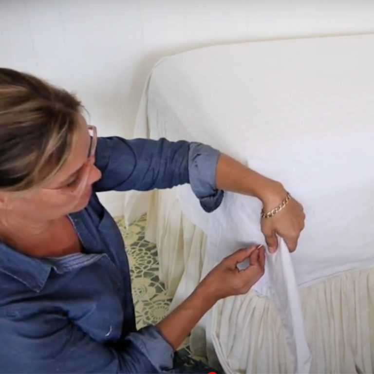 How to turn a flat sheet into a fitted sheet. • mimzy & company