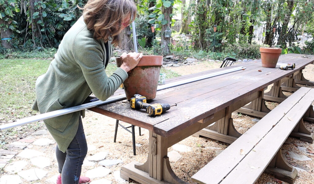 inserting a pipe in a table for a trellis